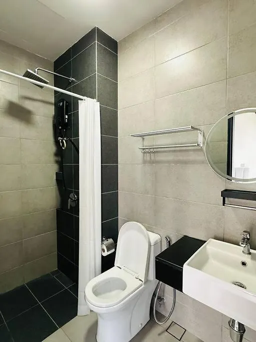 Urban Suites 8Pax With Netflix And Board Games With Seaview Jelutong 0*,