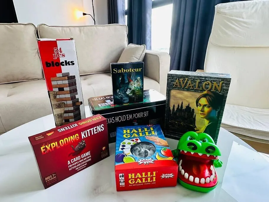 Urban Suites 8Pax With Netflix And Board Games With Seaview Jelutong 0*,  Malaysia