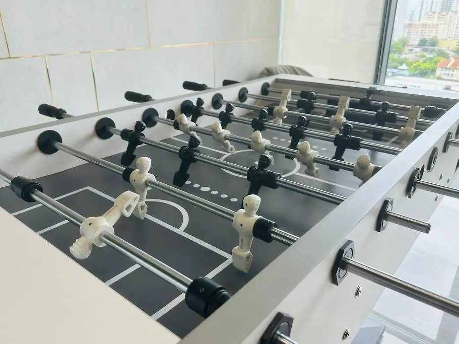 Urban Suites 8Pax With Netflix And Board Games With Seaview Jelutong Malaysia