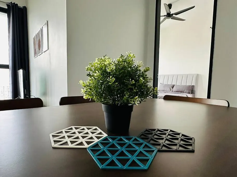Apartment Urban Suites 8Pax With Netflix And Board Games With Seaview Jelutong