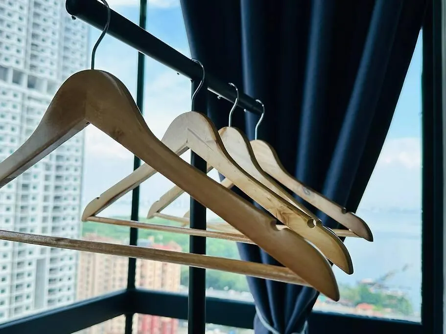 Urban Suites 8Pax With Netflix And Board Games With Seaview Jelutong Apartment