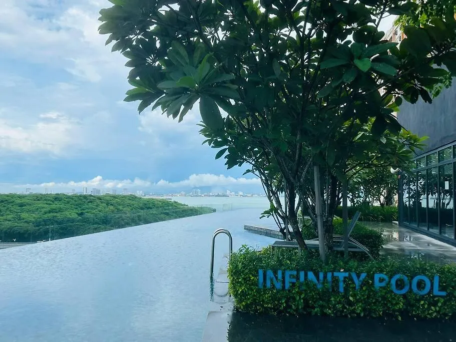 Urban Suites 8Pax With Netflix And Board Games With Seaview Jelutong 0*,